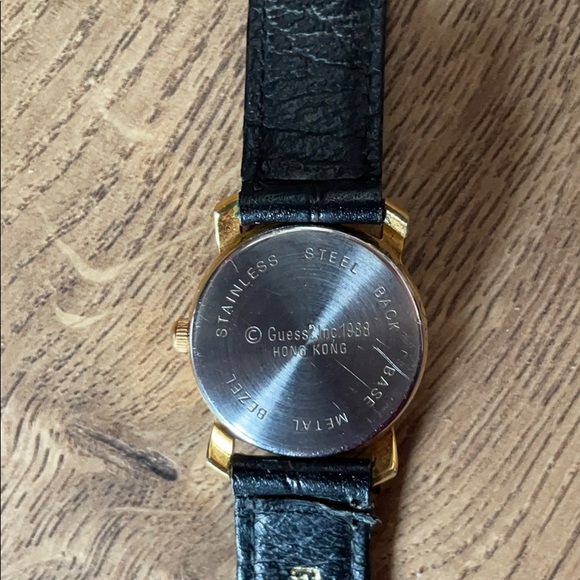Watch (Guess) - Picture 4 of 5